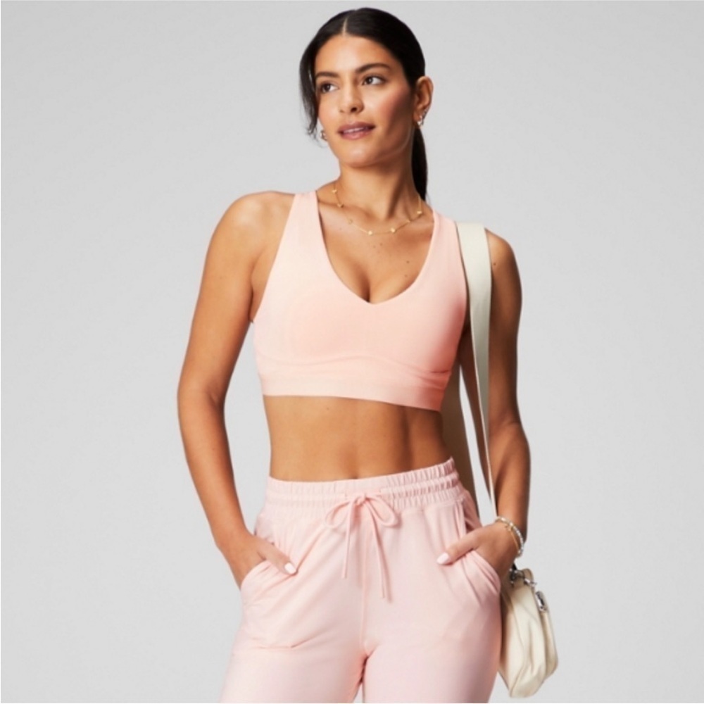 Fabletics All Day Everyday Sport Bra Pink Buttercream Size Small